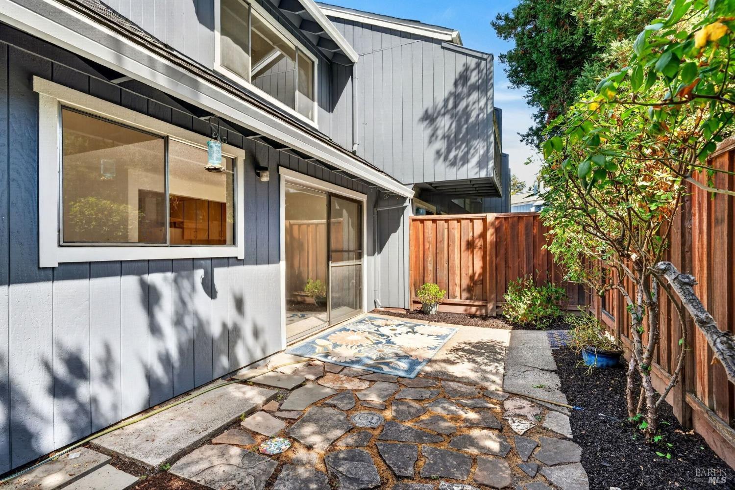 689 Racquet Club Circle Rohnert Park CA 94928