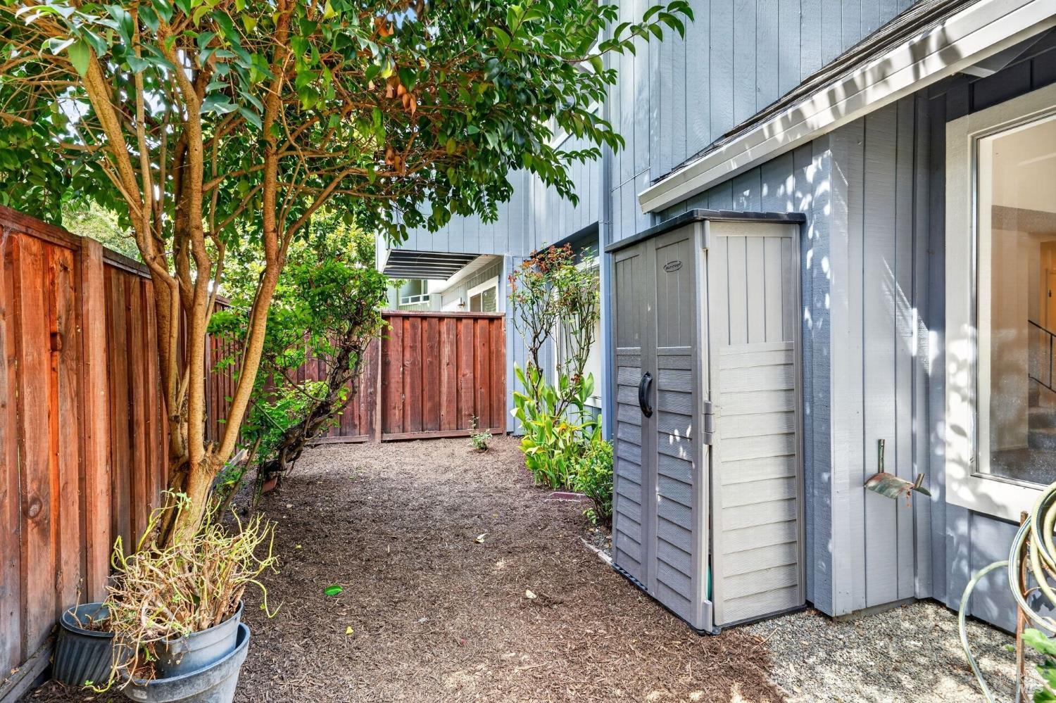 689 Racquet Club Circle Rohnert Park CA 94928