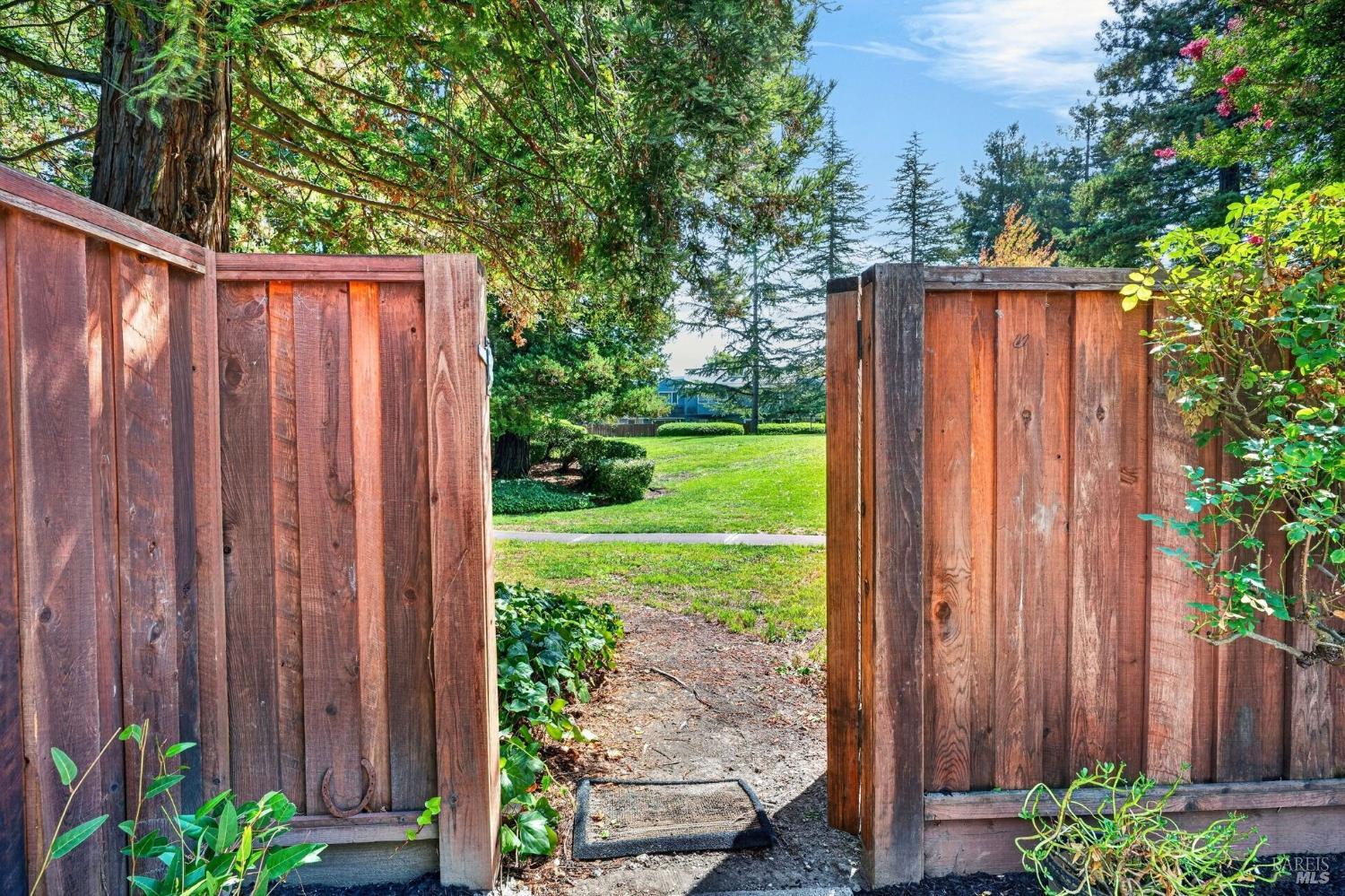 689 Racquet Club Circle Rohnert Park CA 94928