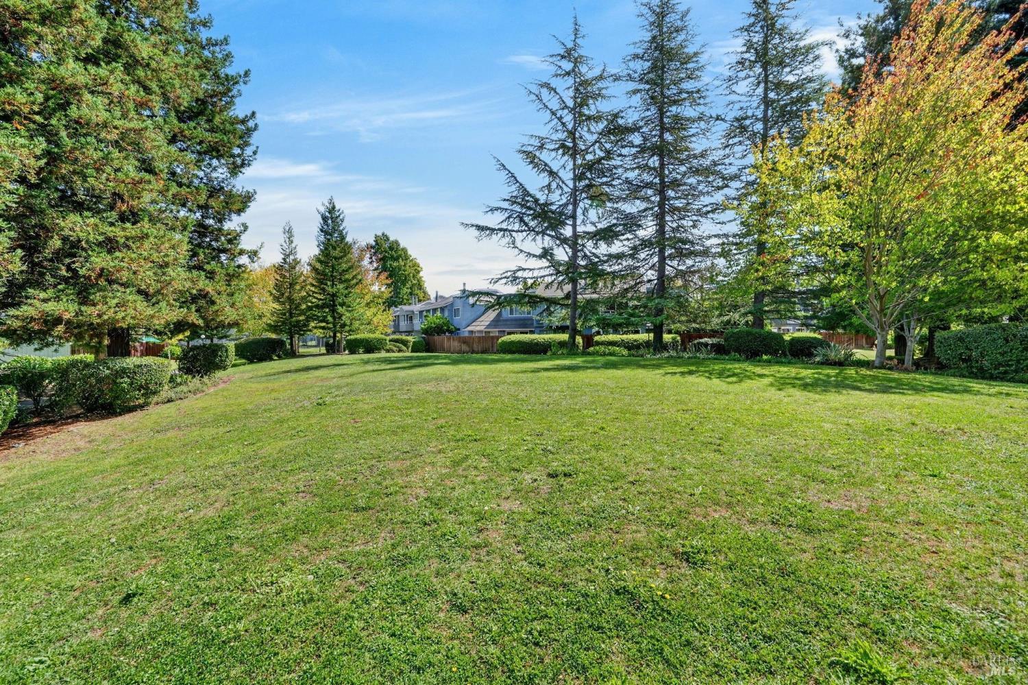 689 Racquet Club Circle Rohnert Park CA 94928