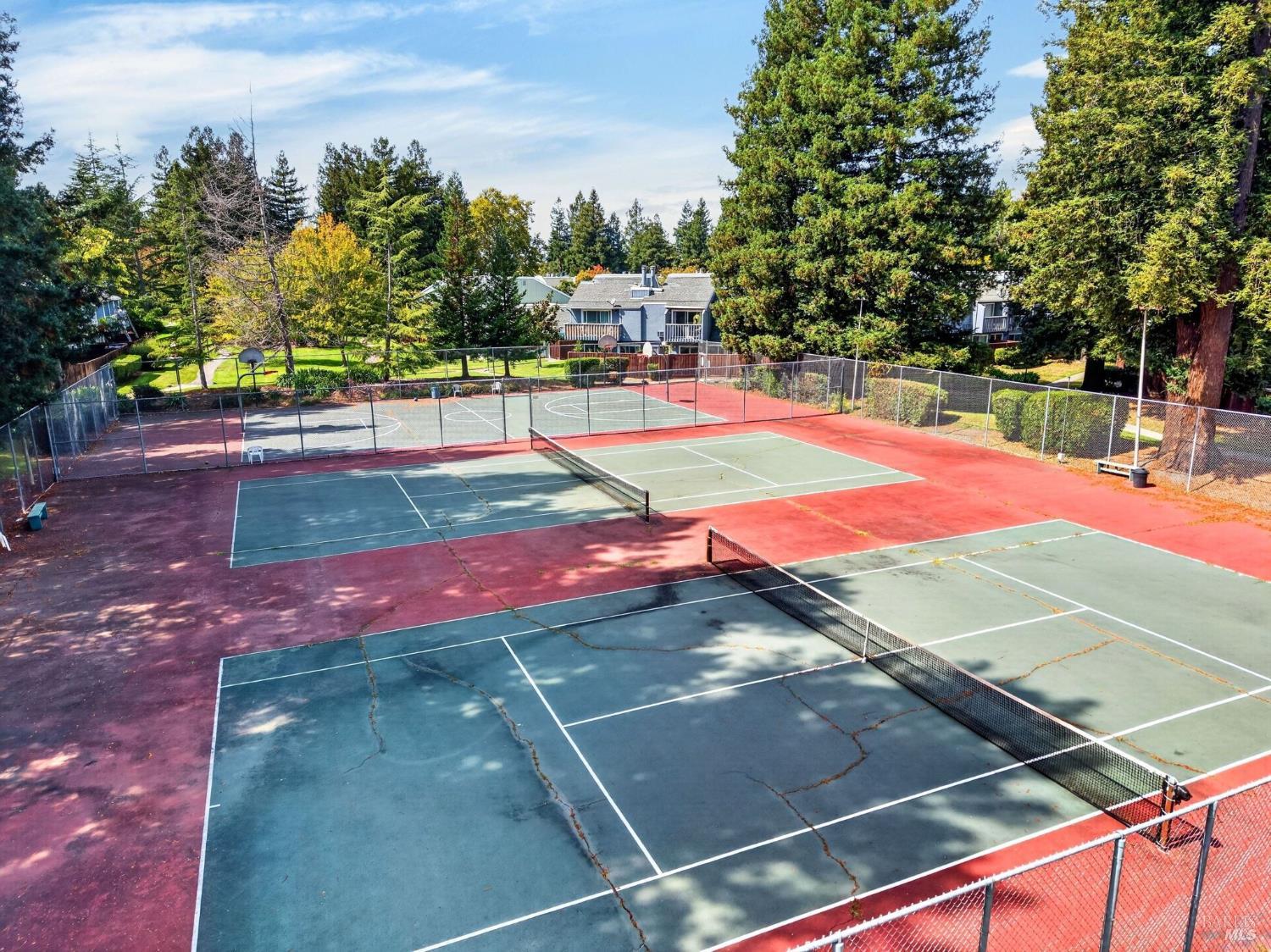 689 Racquet Club Circle Rohnert Park CA 94928