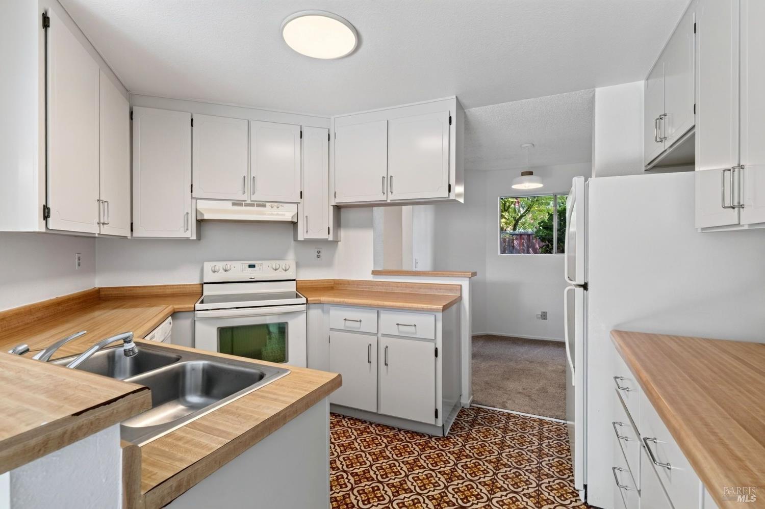 689 Racquet Club Circle Rohnert Park CA 94928