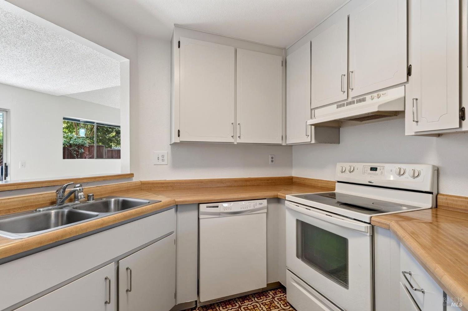 689 Racquet Club Circle Rohnert Park CA 94928