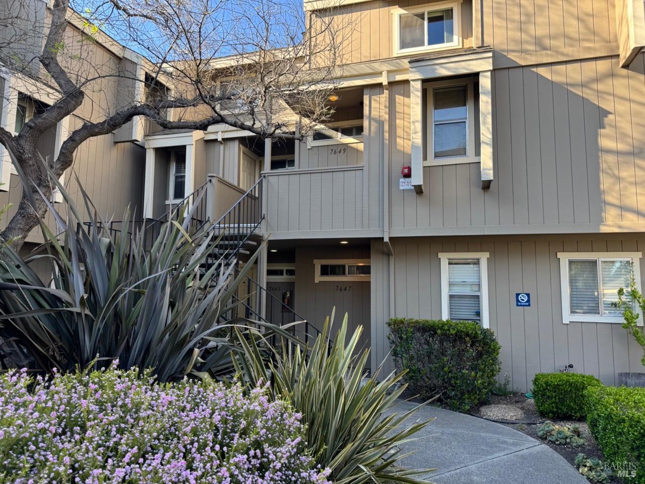 7643 Camino Colegio Rohnert Park CA 94928