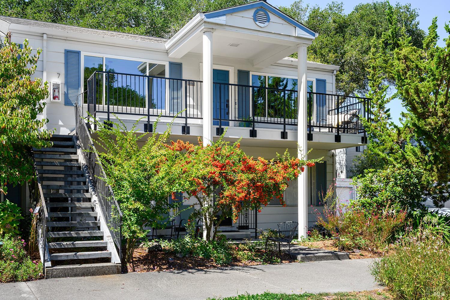 7771 Healdsburg Avenue Sebastopol CA 95472