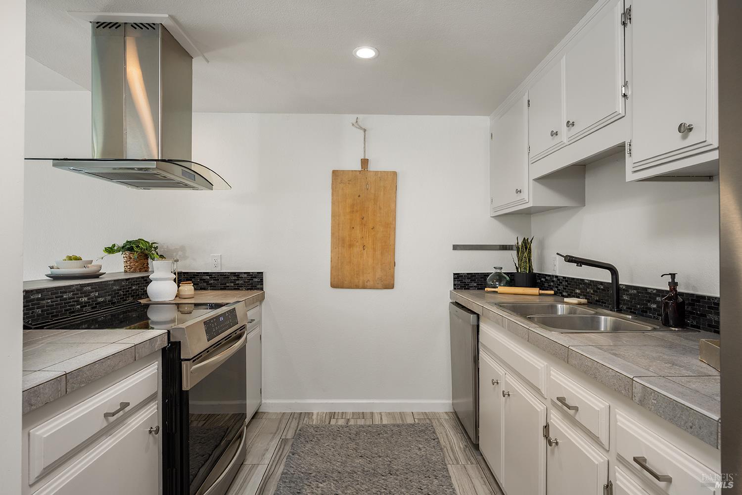 7771 Healdsburg Avenue Sebastopol CA 95472