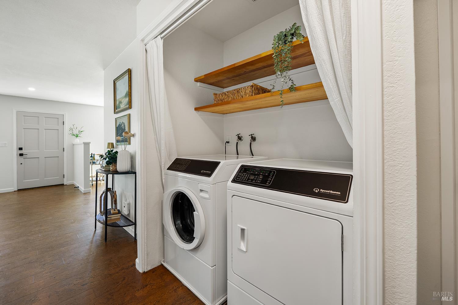 7771 Healdsburg Avenue Sebastopol CA 95472