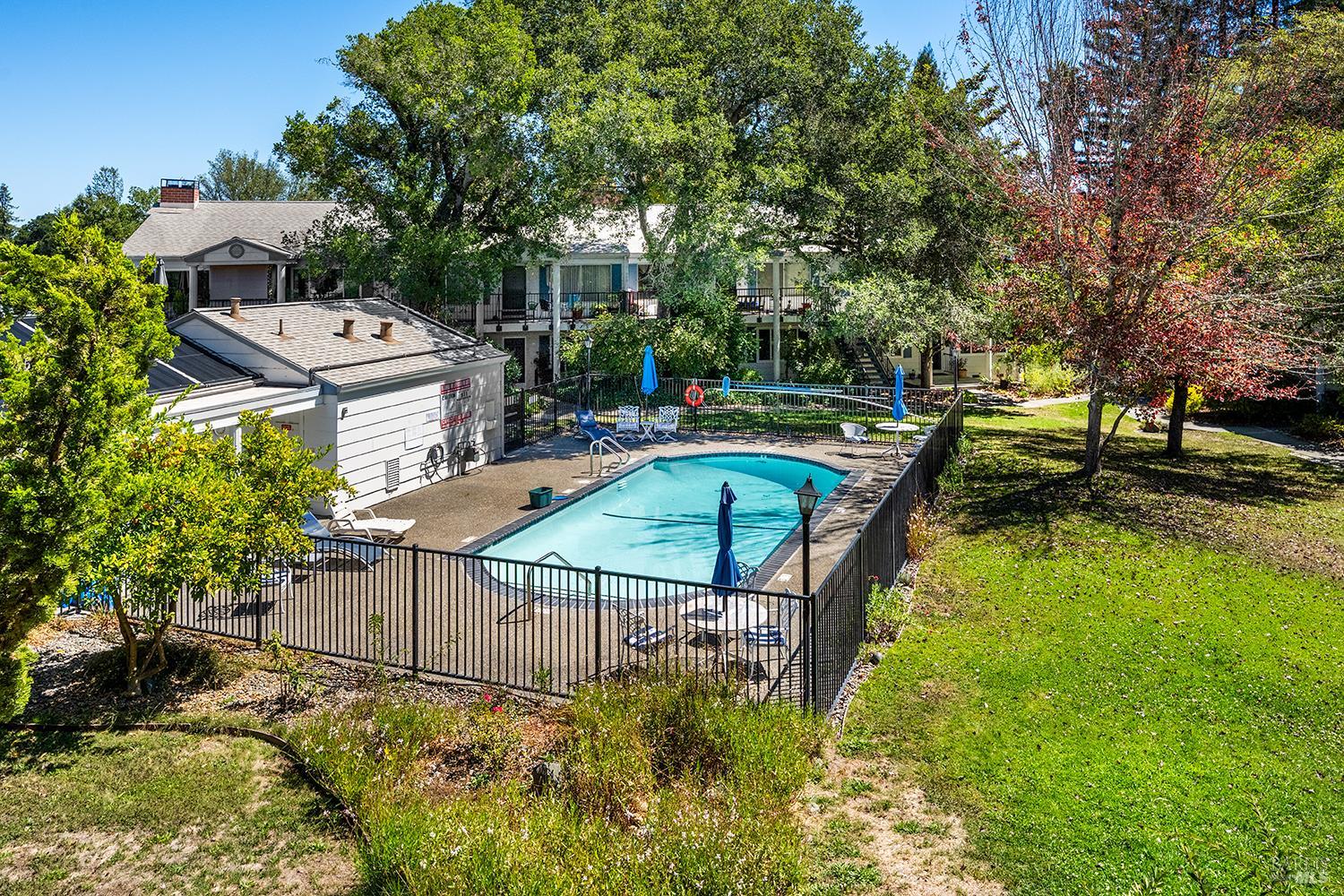 7771 Healdsburg Avenue Sebastopol CA 95472