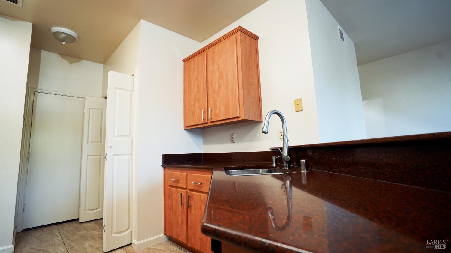 9 Manchester Lane Fairfield CA 94533