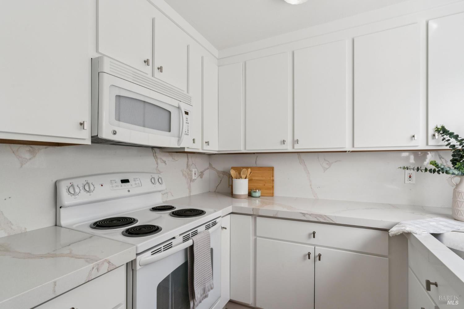 2277 NE Knolls Drive Santa Rosa CA 95405