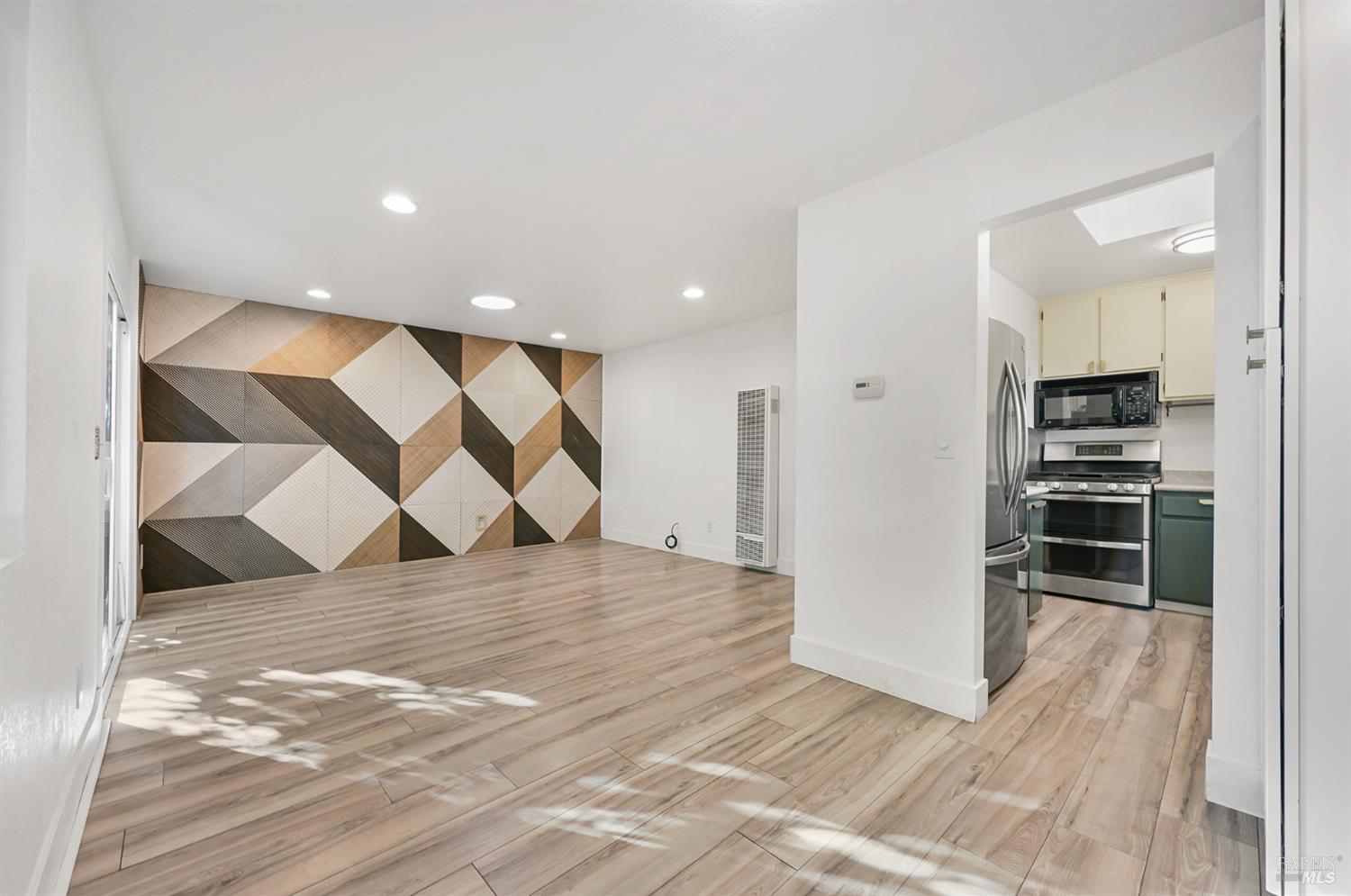147 Acorn Drive Petaluma CA 94952