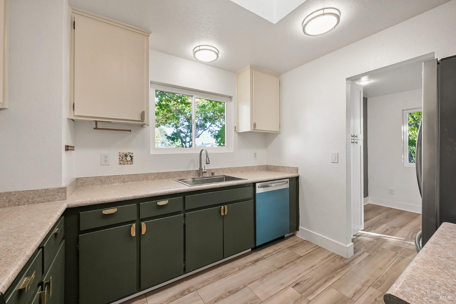 147 Acorn Drive Petaluma CA 94952