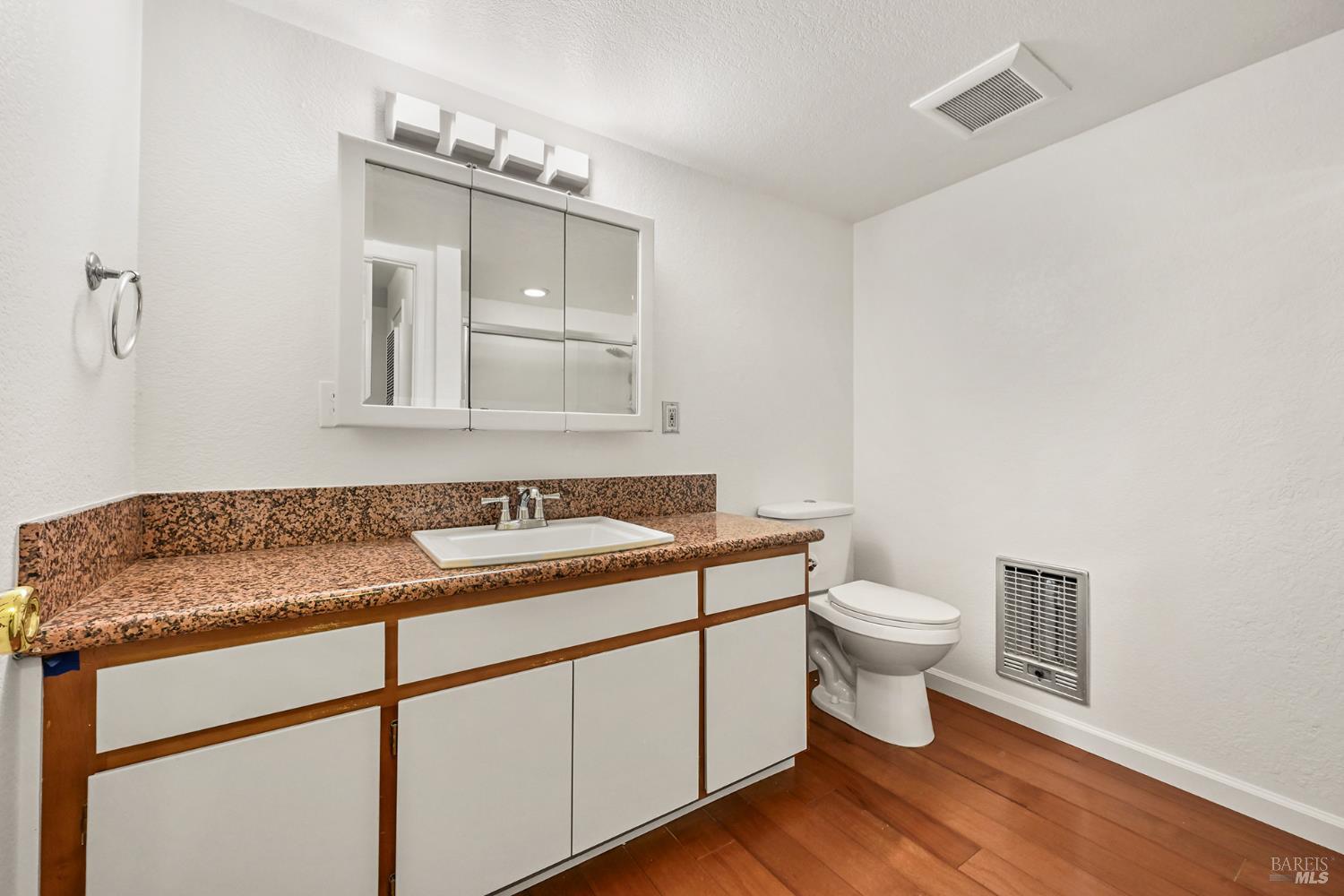 147 Acorn Drive Petaluma CA 94952