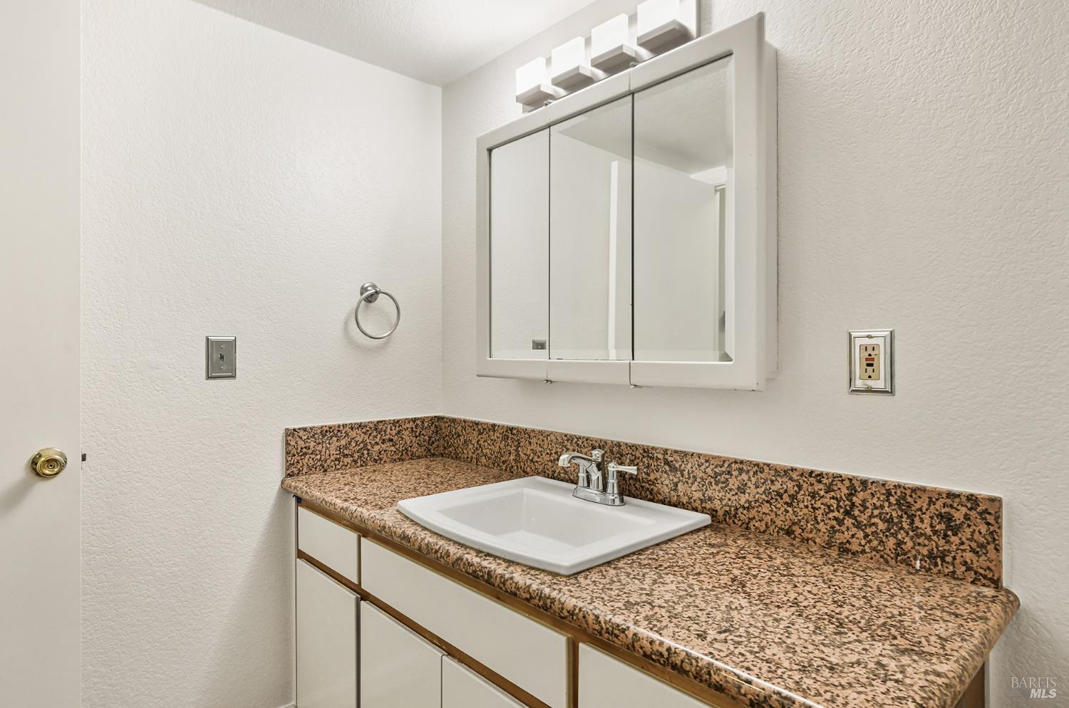147 Acorn Drive Petaluma CA 94952