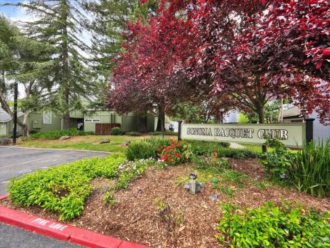 712 Racquet Club Circle Rohnert Park CA 94928