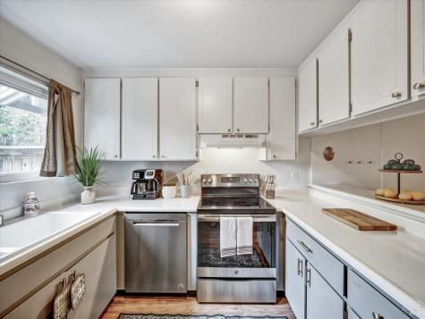 712 Racquet Club Circle Rohnert Park CA 94928