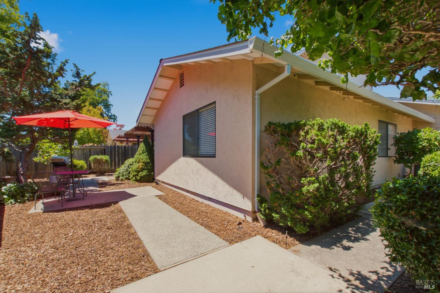 1639 Santiago Avenue Napa CA 94558