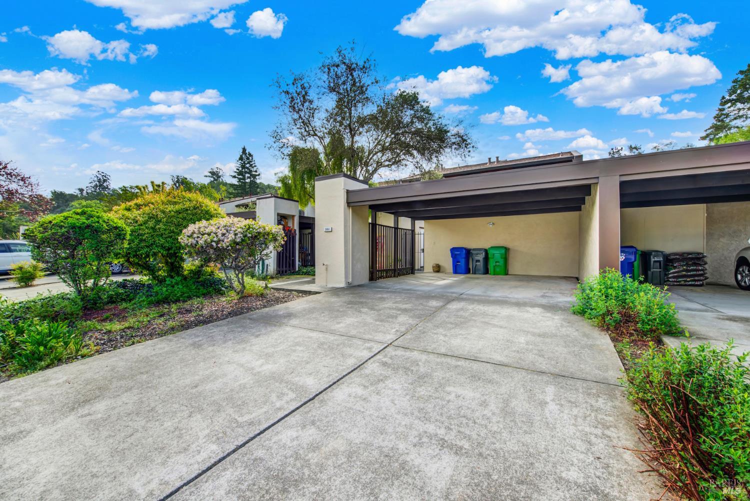 3161 Valley Green Lane Napa CA 94558