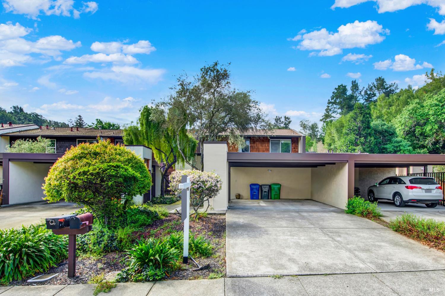 3161 Valley Green Lane Napa CA 94558