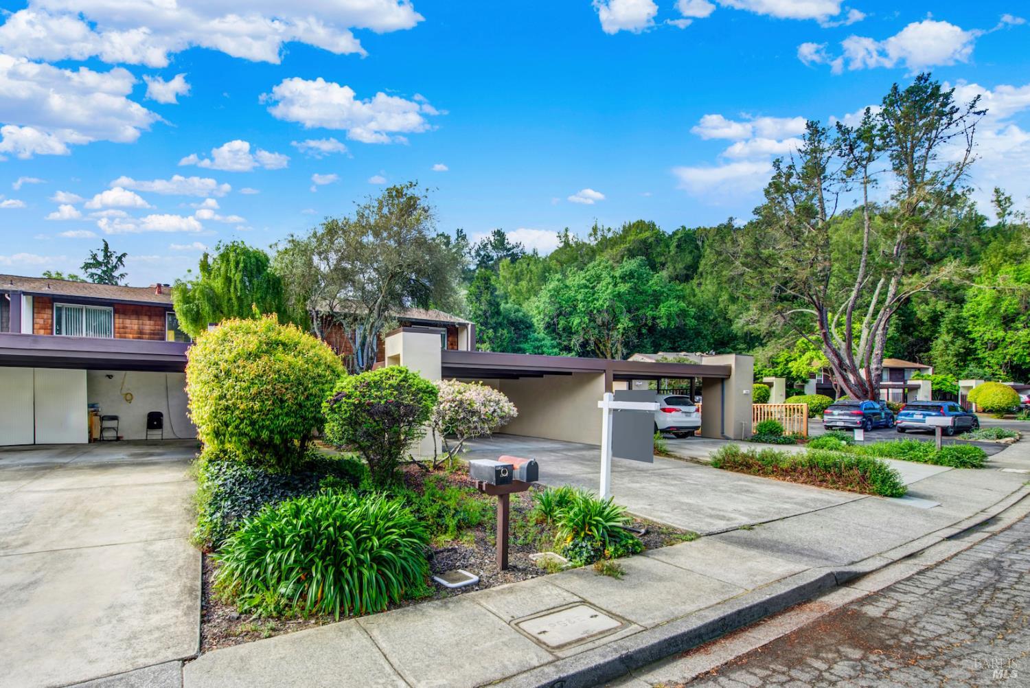 3161 Valley Green Lane Napa CA 94558