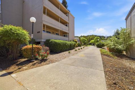 1370 Townview Avenue Santa Rosa CA 95405