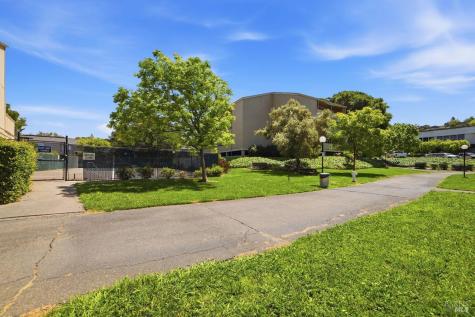 1370 Townview Avenue Santa Rosa CA 95405