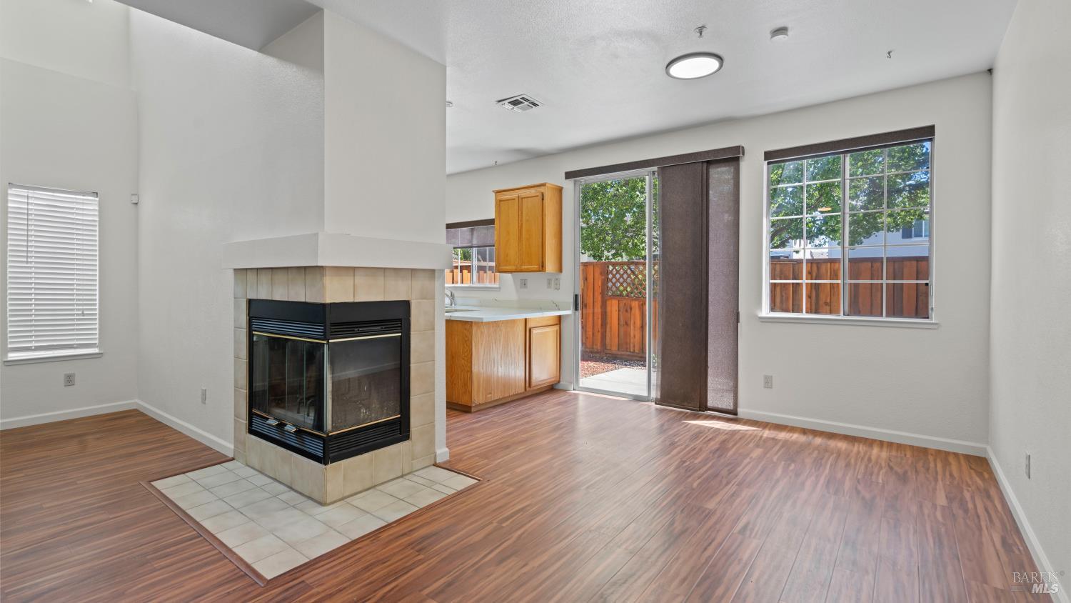 19 Manchester Lane Fairfield CA 94533