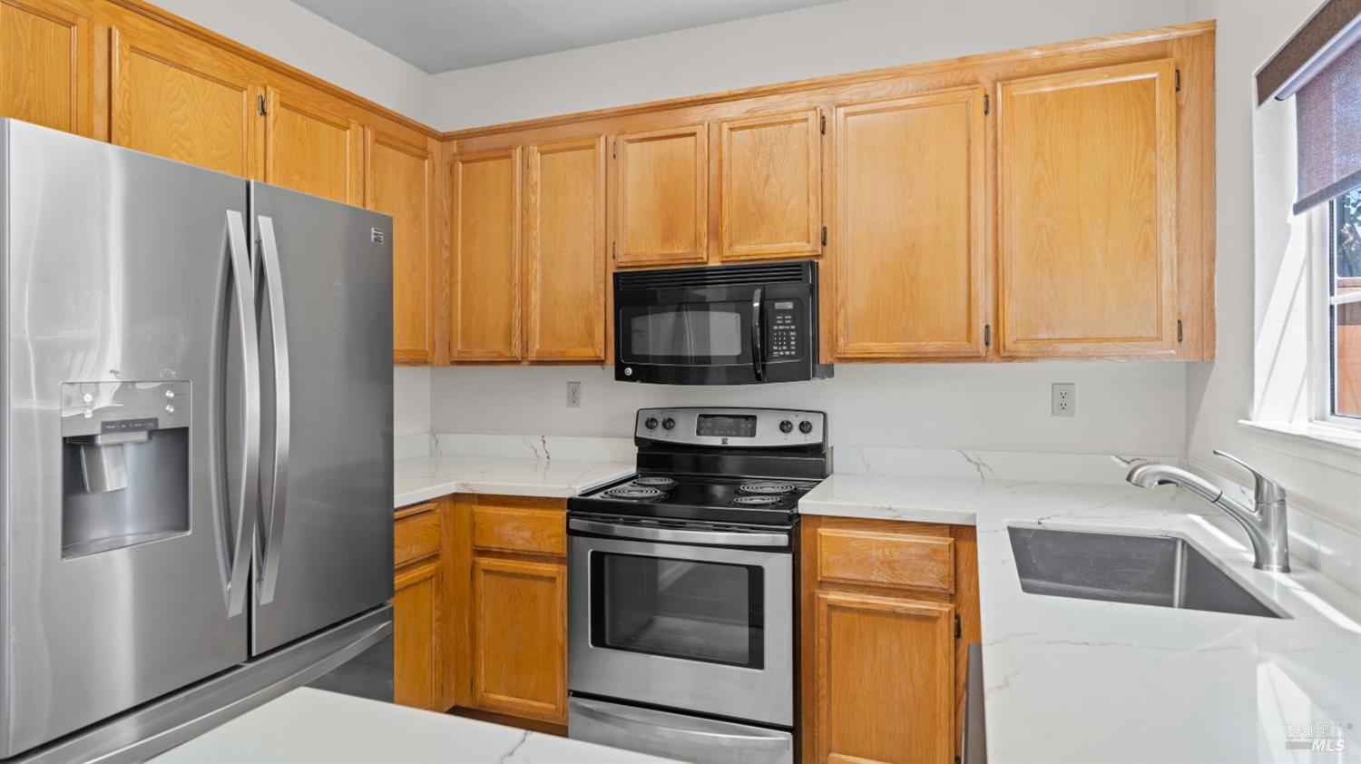 19 Manchester Lane Fairfield CA 94533