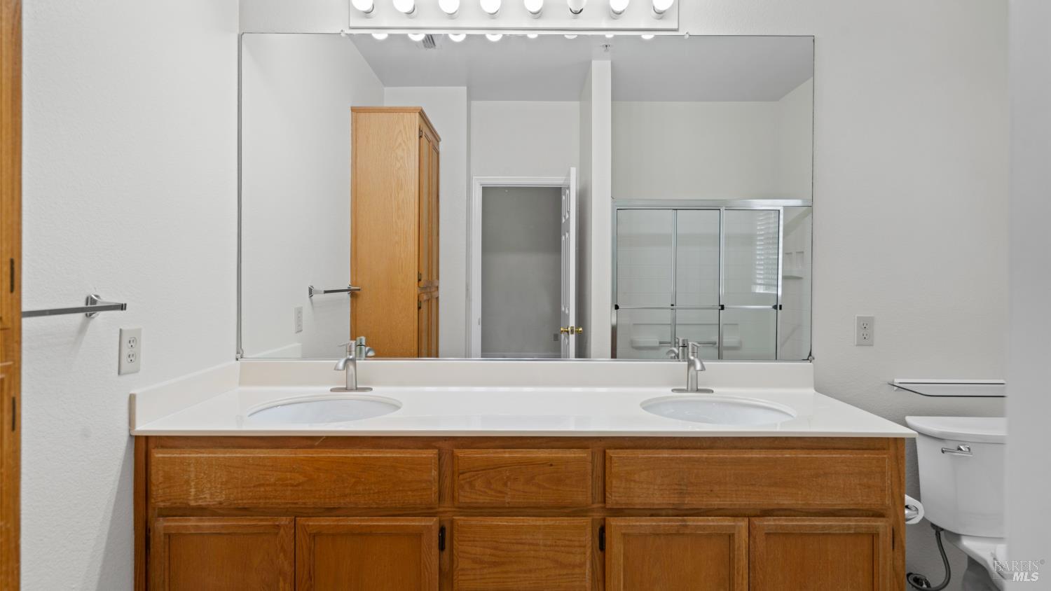 19 Manchester Lane Fairfield CA 94533