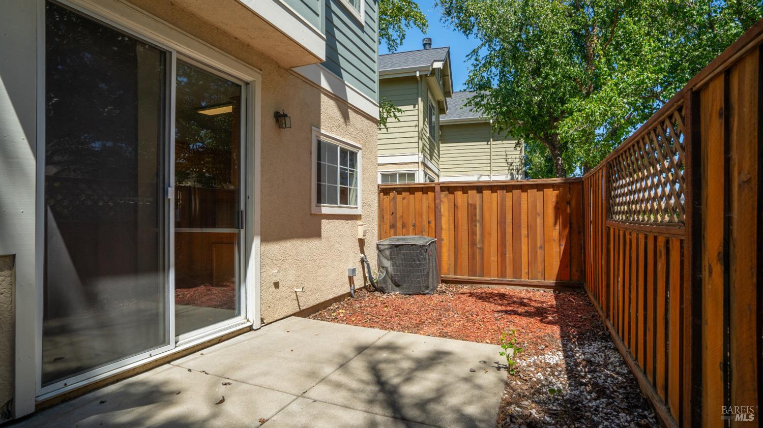 19 Manchester Lane Fairfield CA 94533