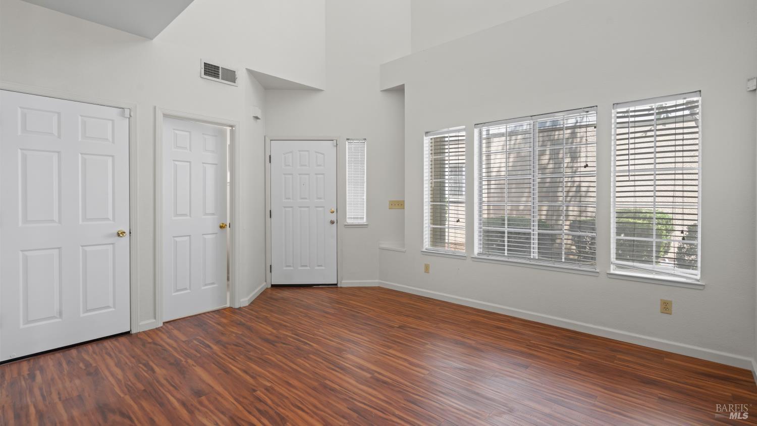 19 Manchester Lane Fairfield CA 94533