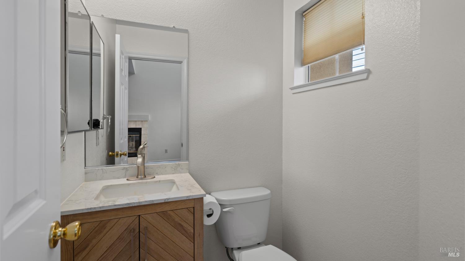 19 Manchester Lane Fairfield CA 94533