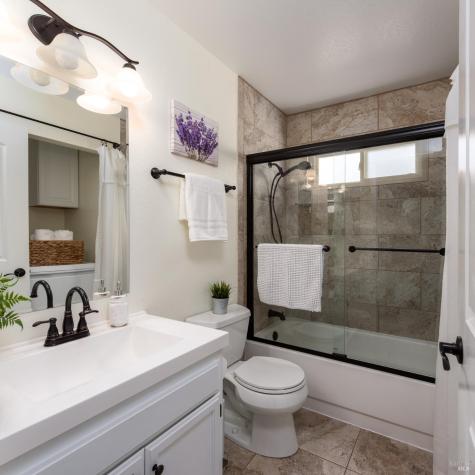 2734 Lakeview Drive Santa Rosa CA 95405