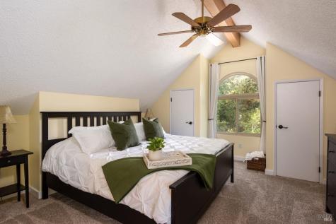 2734 Lakeview Drive Santa Rosa CA 95405