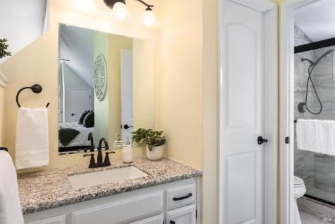 2734 Lakeview Drive Santa Rosa CA 95405