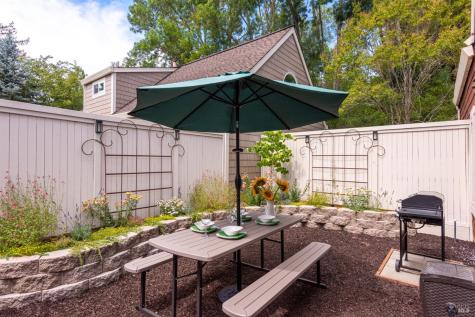 2734 Lakeview Drive Santa Rosa CA 95405