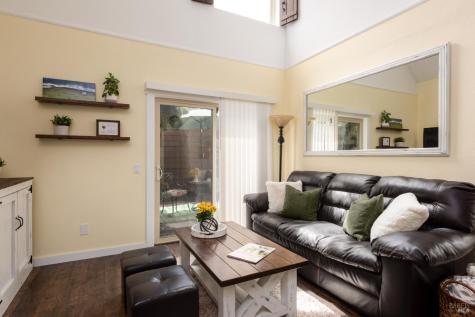 2734 Lakeview Drive Santa Rosa CA 95405