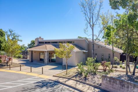 21 Briarwood Court Novato CA 94947