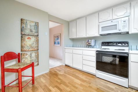 6-E Park Crest Court Novato CA 94947