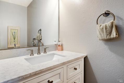 6-E Park Crest Court Novato CA 94947
