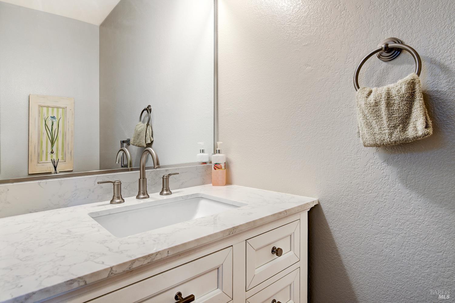 6-E Park Crest Court Novato CA 94947