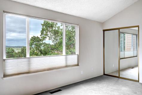6-E Park Crest Court Novato CA 94947