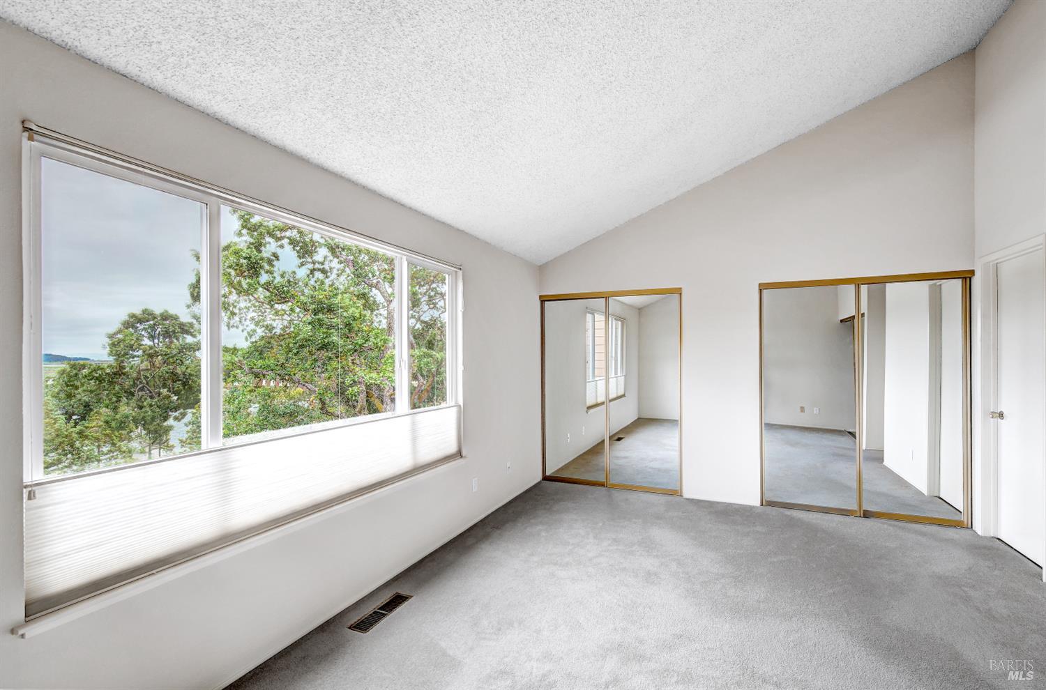 6-E Park Crest Court Novato CA 94947