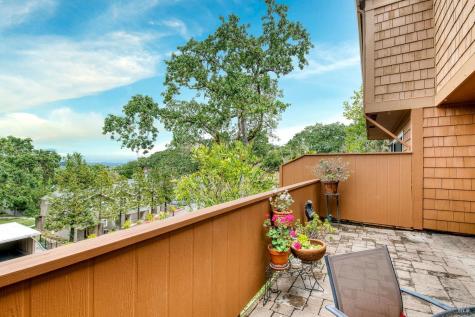 6-E Park Crest Court Novato CA 94947