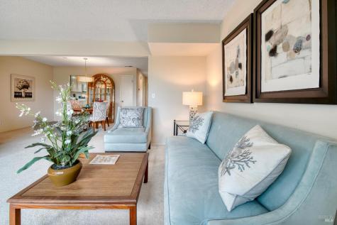 6-E Park Crest Court Novato CA 94947