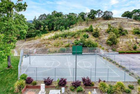 6-E Park Crest Court Novato CA 94947