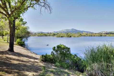 6-E Park Crest Court Novato CA 94947