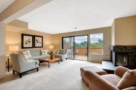 6-E Park Crest Court Novato CA 94947