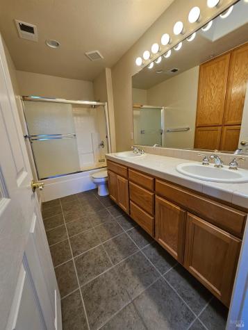 43 Johnson Street Windsor CA 95492