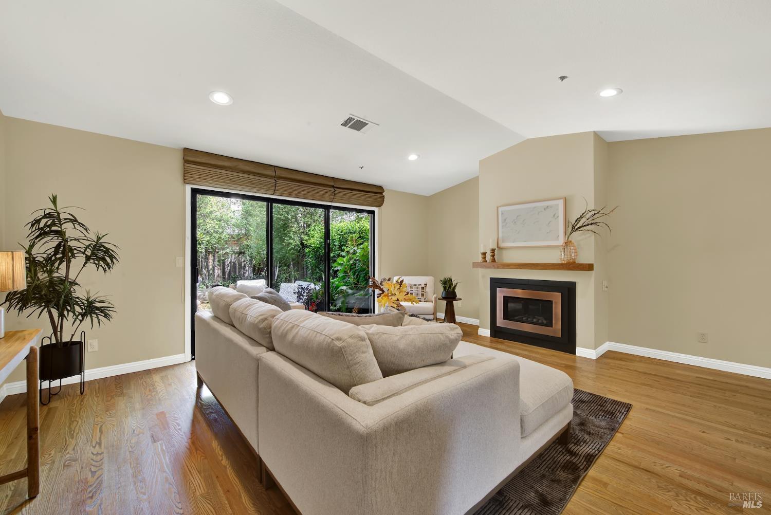 1629 San Vicente Avenue Napa CA 94558